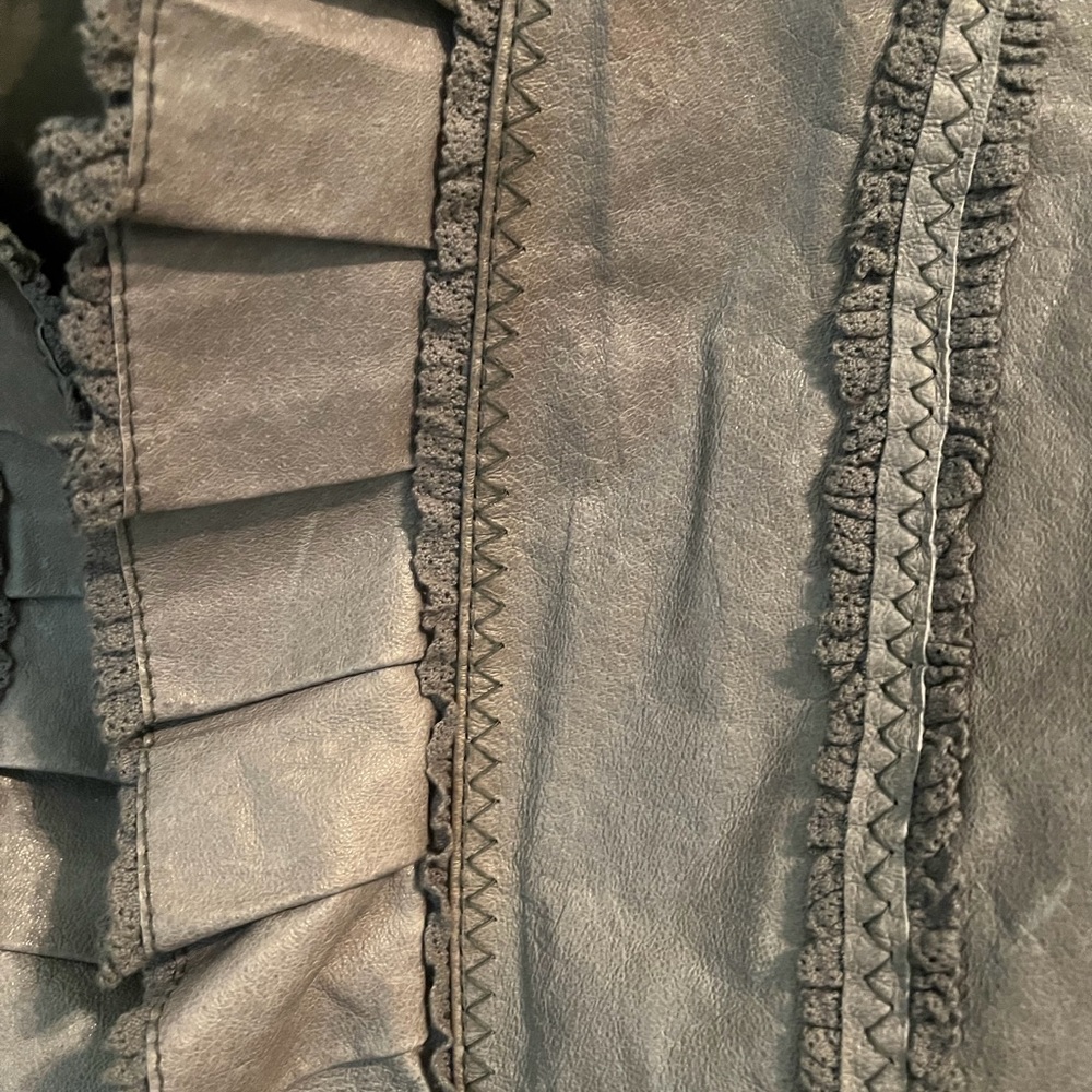 Vintage 90's Y2K Moda International 100% Leather Ruffle Trim Jacket Size Medium - Picture 8 of 11